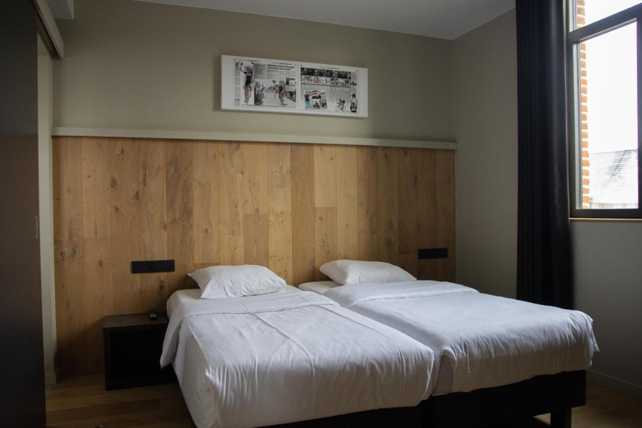Hotel Café Coureur Borgloon Esterno foto